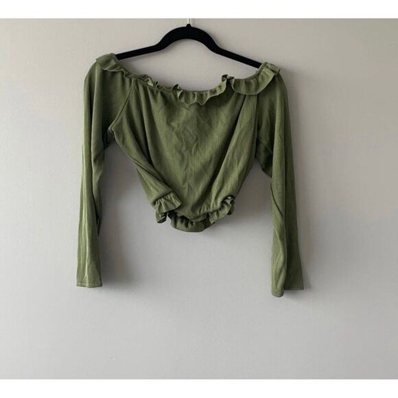 Boohoo NWT Green Fall Chic Off the Shoulder Long Sleeve Ribbed Crop Top - Picture 5 of 9